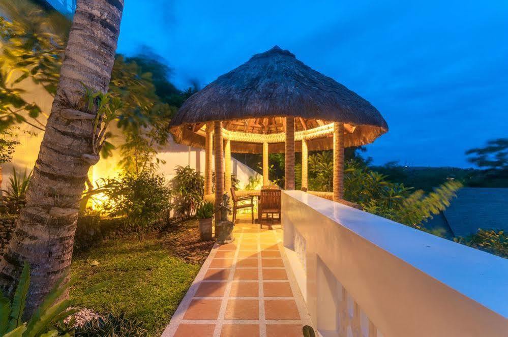 Artista Beach Villa Balabag  Exterior photo