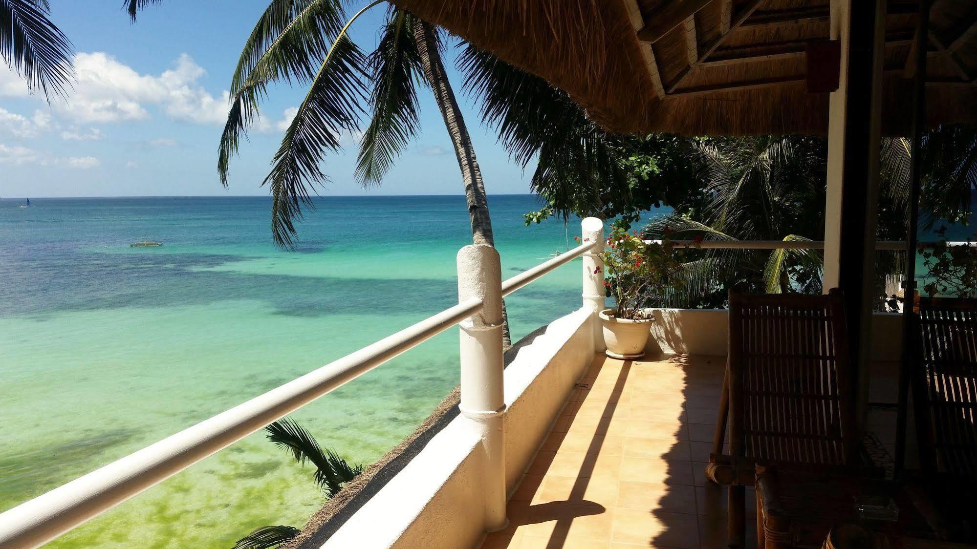 Artista Beach Villa Balabag  Exterior photo